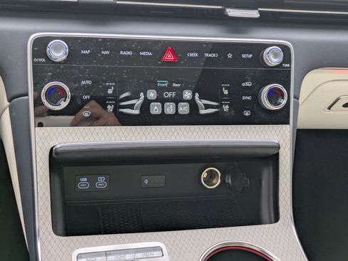 Used 2025 Genesis GV80 3.5T Prestige image 23