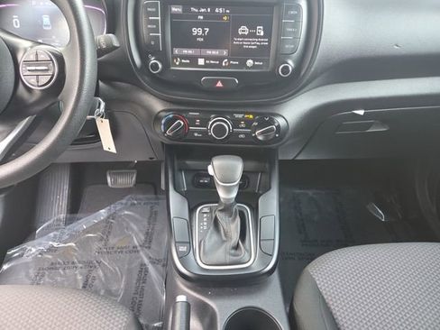 Used 2024 Kia Soul LX w/ Option Group 015 image 11