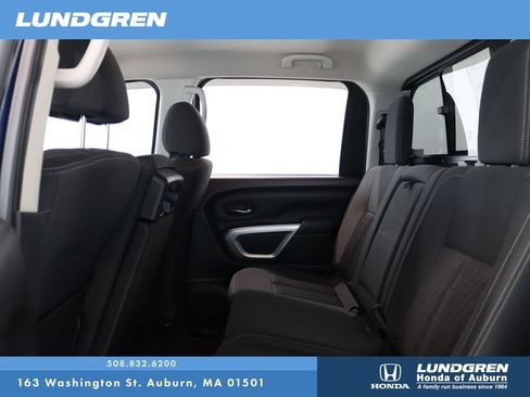 Used 2019 Nissan Titan SV AWD/4WD image 13