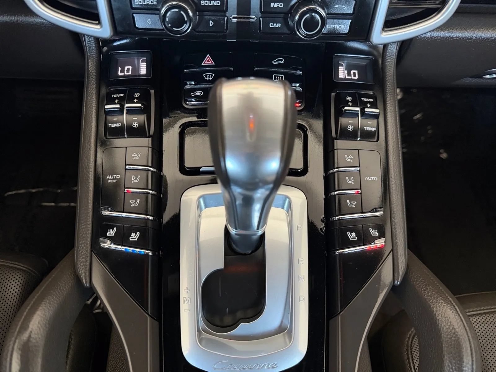 Used 2016 Porsche Cayenne AWD/4WD image 17