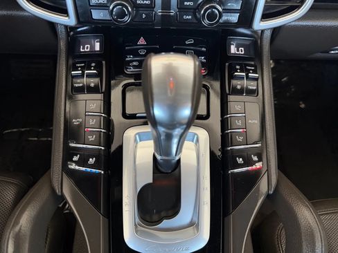 Used 2016 Porsche Cayenne AWD/4WD image 17