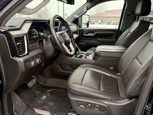 Used 2025 GMC Sierra 2500 Denali image 10