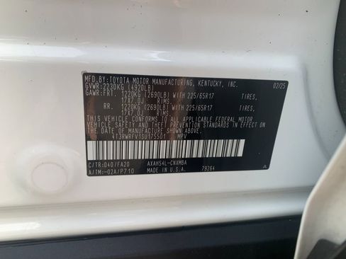 Used 2025 Toyota RAV4 XLE image 33