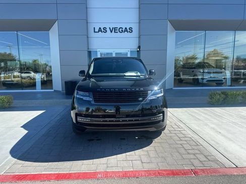 Used 2025 Land Rover Range Rover SE AWD/4WD image 2