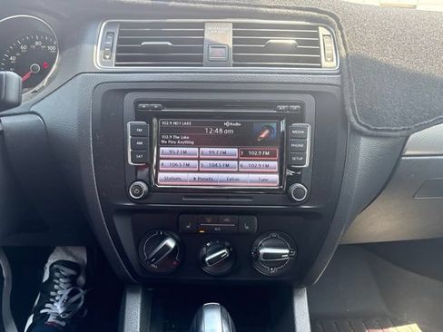 Used 2015 Volkswagen Jetta SE FWD image 12