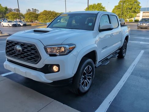 Used 2022 Toyota Tacoma TRD Sport w/ Technology Package image 1