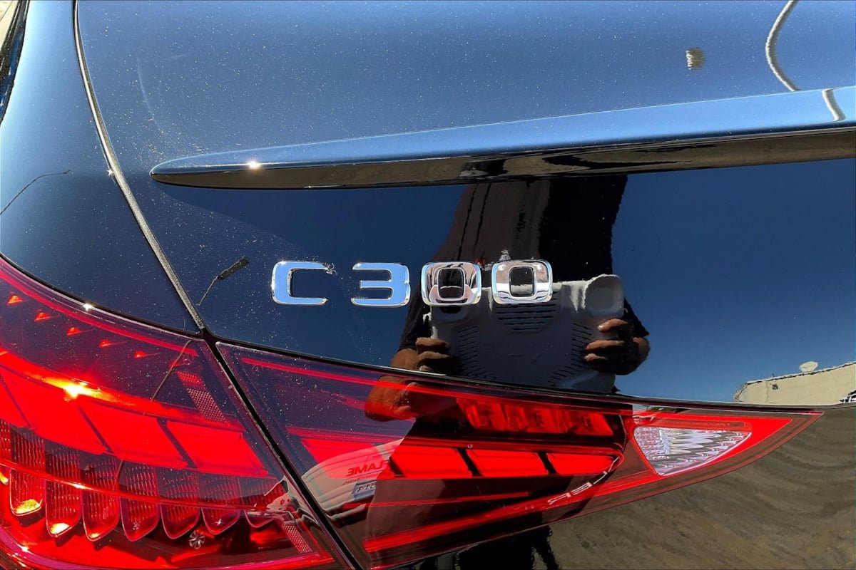 Used 2025 Mercedes-Benz C 300 Sedan image 8