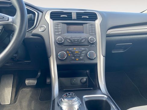 Used 2018 Ford Fusion S FWD image 14