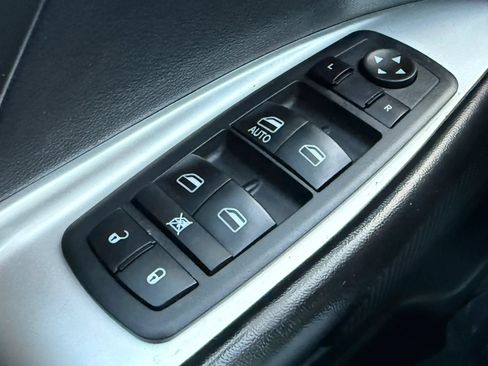 Used 2015 Dodge Journey American Value Package w/ Flexible Seating Group FWD image 23