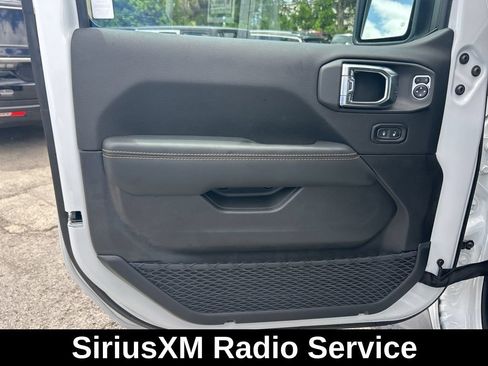 Used 2025 Jeep Wrangler Unlimited Sahara AWD/4WD image 33