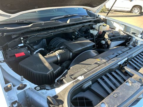 Used 2024 Chevrolet Silverado 3500 LT image 25