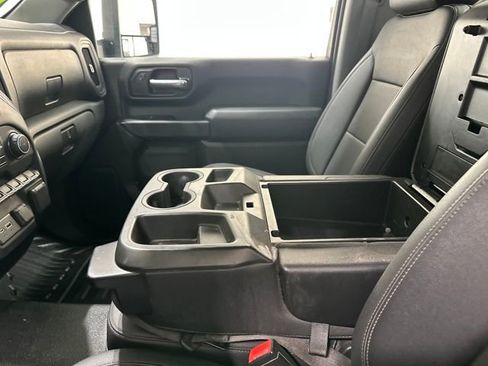 Used 2022 Chevrolet Silverado 2500 W/T w/ WT Convenience Package image 17