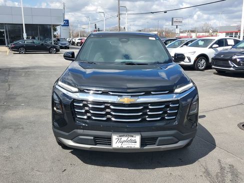 Used 2025 Chevrolet Equinox LT image 2