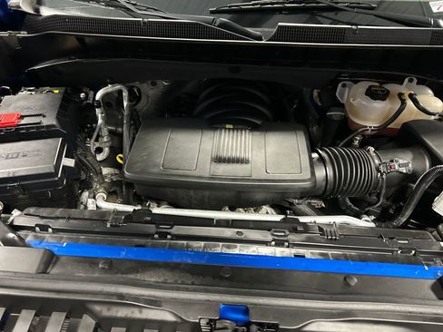 Used 2025 Chevrolet Silverado 1500 LT AWD/4WD image 26