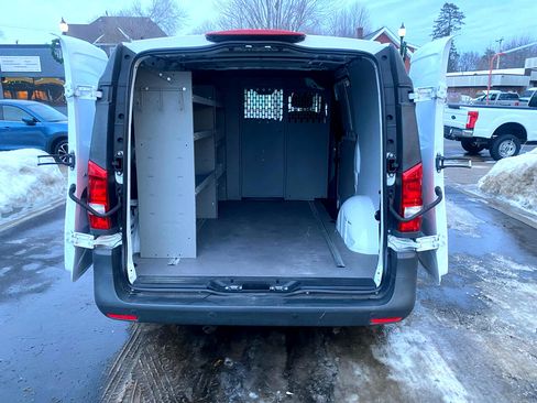 Used 2021 Mercedes-Benz Metris image 9