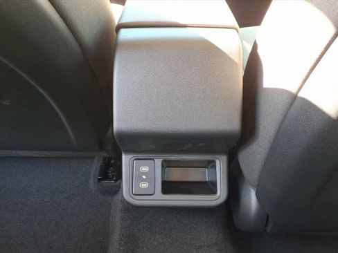 Used 2025 Kia K4 LXS image 27