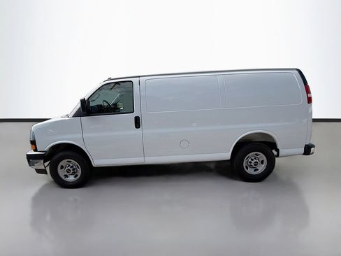 Used 2025 GMC Savana 2500 w/ Driver Convenience Package RWD image 6