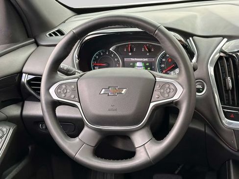 Used 2023 Chevrolet Traverse RS AWD/4WD image 19