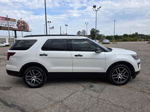 Used 2018 Ford Explorer Sport w/ Equipment Group 401A AWD/4WD image 4
