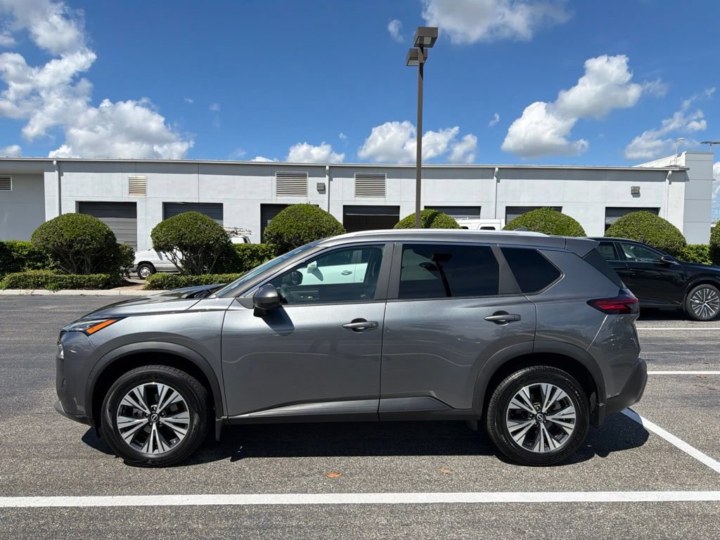 Used 2023 Nissan Rogue SV w/ SV Premium B Package FWD image 4