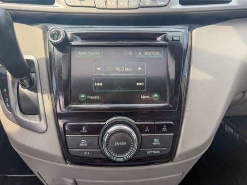 Used 2017 Honda Odyssey EX-L image 12