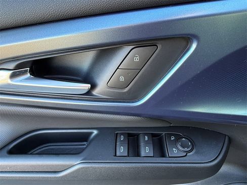 New 2026 Chevrolet Equinox EV LT image 11