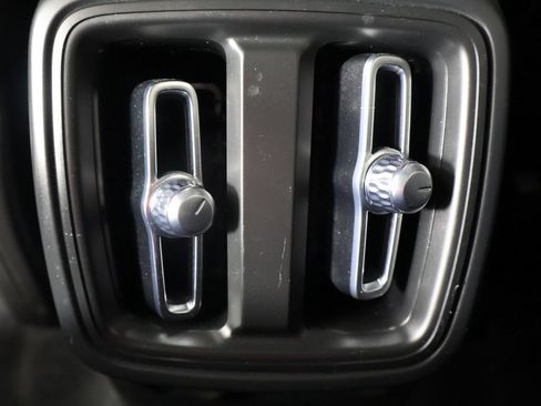 Used 2023 Volvo XC40 B5 Plus w/ Protection Package Premier AWD/4WD image 51