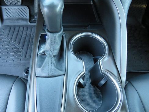 Certified 2021 Toyota Camry SE image 22