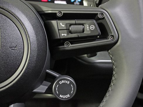 Certified 2025 Porsche Cayenne image 25