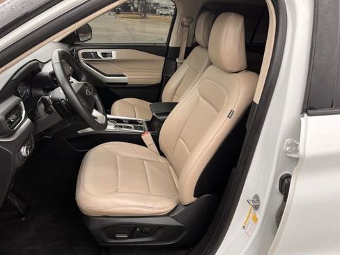 Used 2020 Ford Explorer XLT w/ Equipment Group 202A image 41