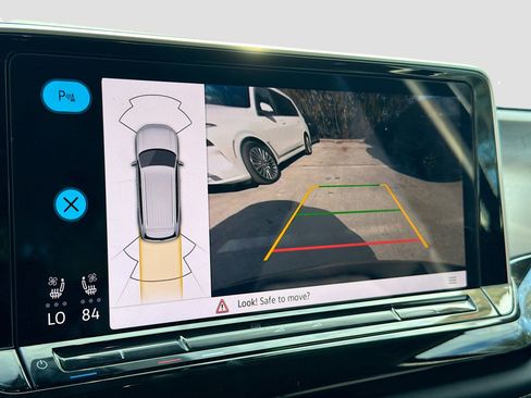 Used 2024 Volkswagen Atlas SE image 33