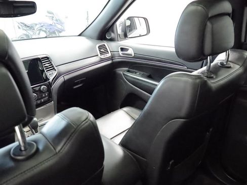 Certified 2020 Jeep Grand Cherokee Limited w/ Luxury Group II AWD/4WD image 18