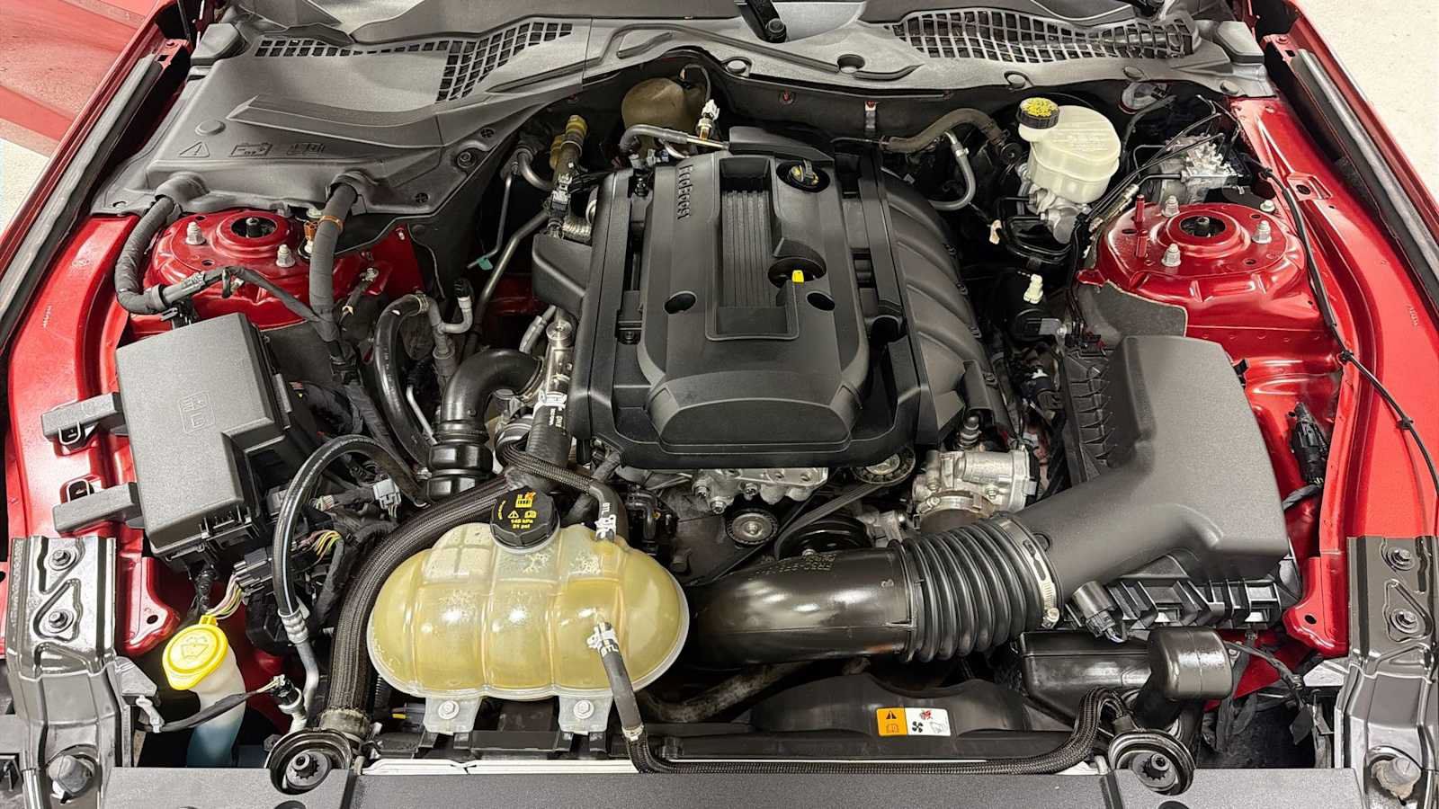 Used 2016 Ford Mustang Coupe RWD image 29