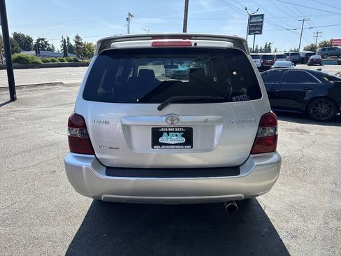 Used 2007 Toyota Highlander 4WD V6 w/ 3rd Row image 5