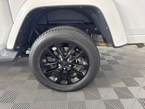 Used 2022 Jeep Gladiator Overland AWD/4WD image 13