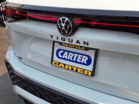 New 2026 Volkswagen Tiguan SE R-Line AWD/4WD image 15