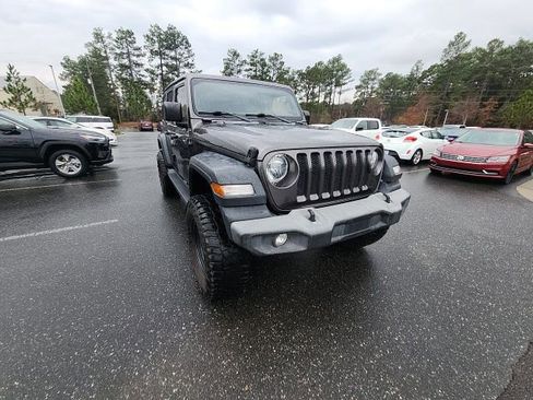 Used 2019 Jeep Wrangler Unlimited Sport S image 2