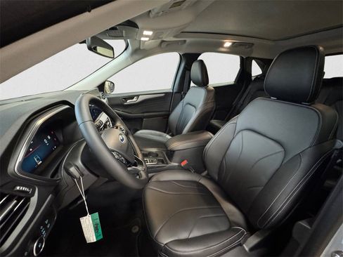 New 2025 Ford Escape SE w/ PHEV Premium Package image 9