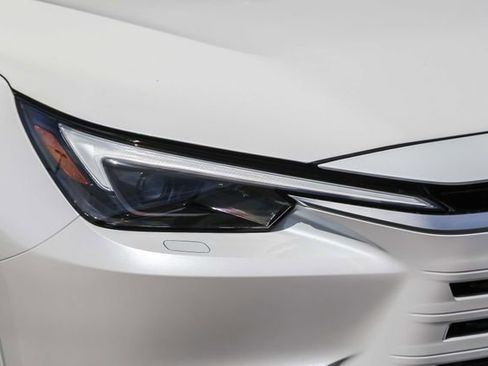 New 2026 Lexus TX 500h AWD image 11