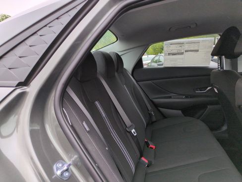 New 2026 Hyundai Elantra Hybrid FWD image 39