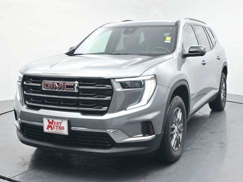 Used 2025 GMC Acadia Elevation image 2