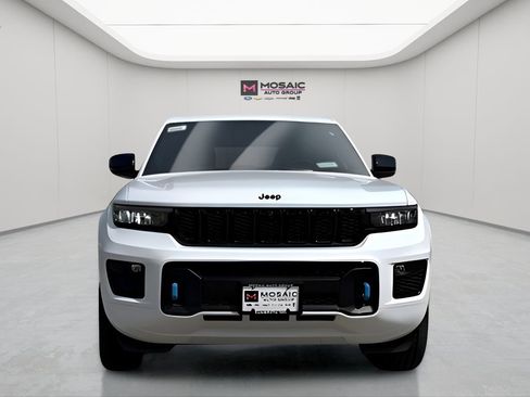 New 2025 Jeep Grand Cherokee Limited 4xe image 2