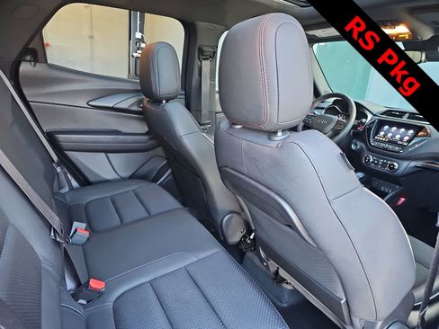 Used 2022 Chevrolet TrailBlazer RS w/ Sun and Liftgate Package image 16