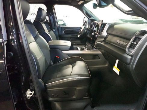 New 2026 RAM 2500 Laramie AWD/4WD image 31