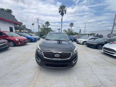 Used 2018 Kia Sorento FWD image 1