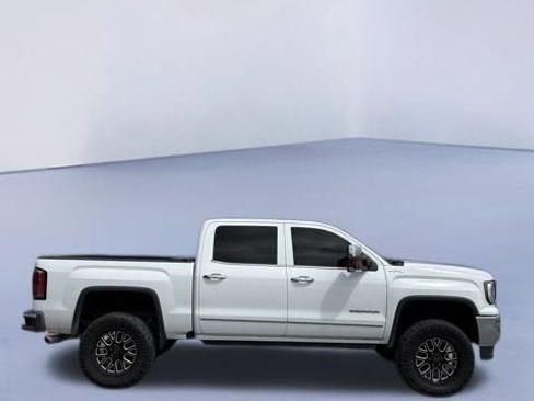 Used 2018 GMC Sierra 1500 SLT AWD/4WD image 4