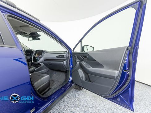 Used 2025 Subaru Crosstrek 2.0i Premium image 37