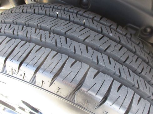 Used 2025 Jeep Wrangler Unlimited Sahara AWD/4WD image 14