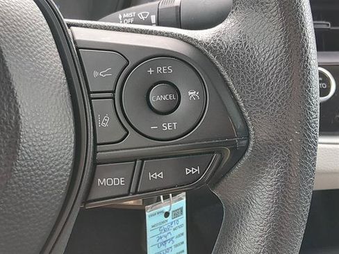 Used 2020 Toyota Corolla LE FWD image 17