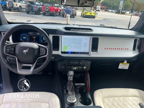 New 2025 Ford Bronco Heritage Edition image 15
